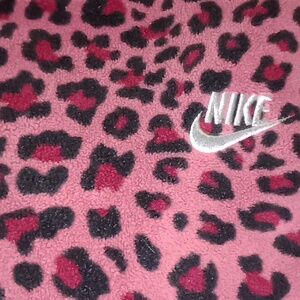 💎EUC Nike Small Leopard Print Red Pink Black Sweater Soft Long Sleeved